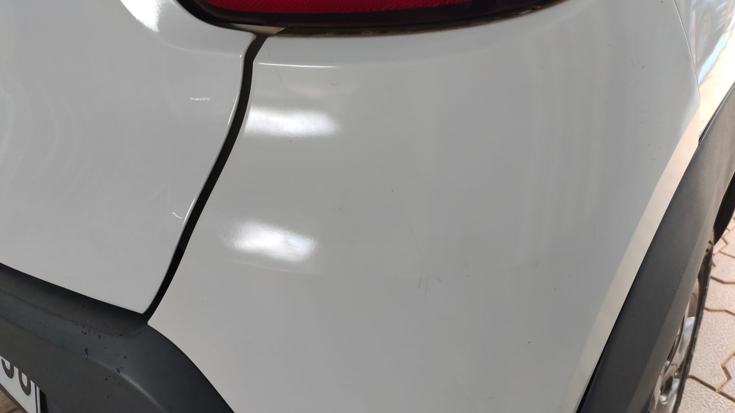 Used 2017 Renault Kwid 1.0 RXT AMT Opt Petrol Automatic dents MINOR SCRATCH