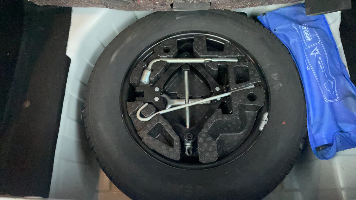 Used 2022 Tata Punch Accomplished MT Petrol Manual tyres SPARE TYRE VIEW