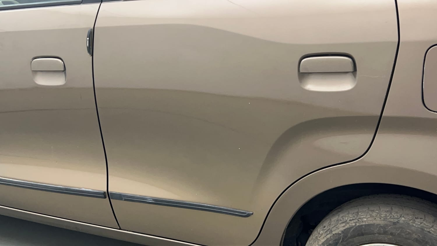 Used 2019 Maruti Suzuki Wagon R VXi 1.2 AMT Petrol Automatic dents MINOR DENT