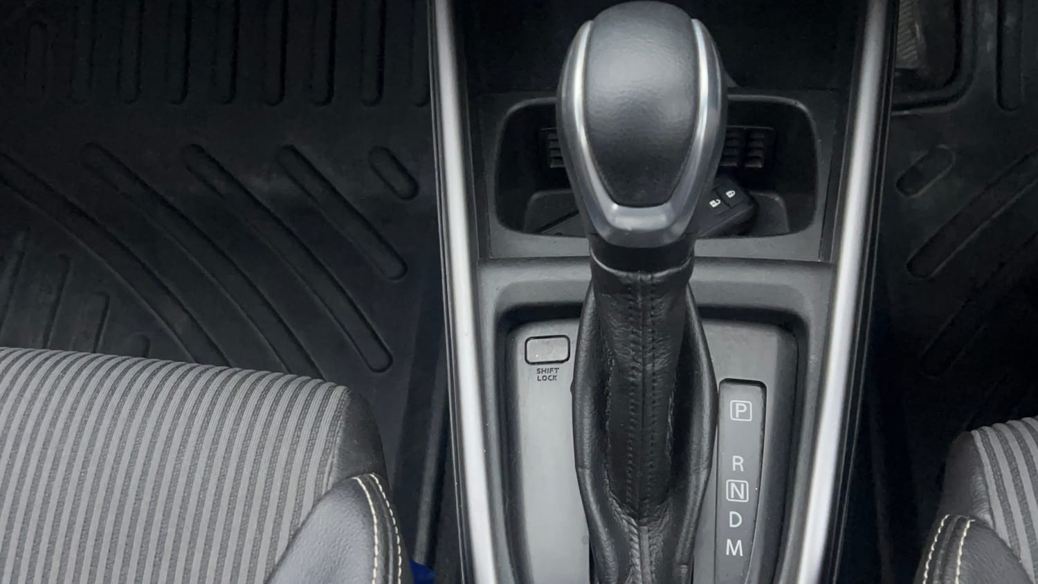 Used 2023 Maruti Suzuki XL6 Zeta AT Petrol Petrol Automatic interior GEAR  KNOB VIEW