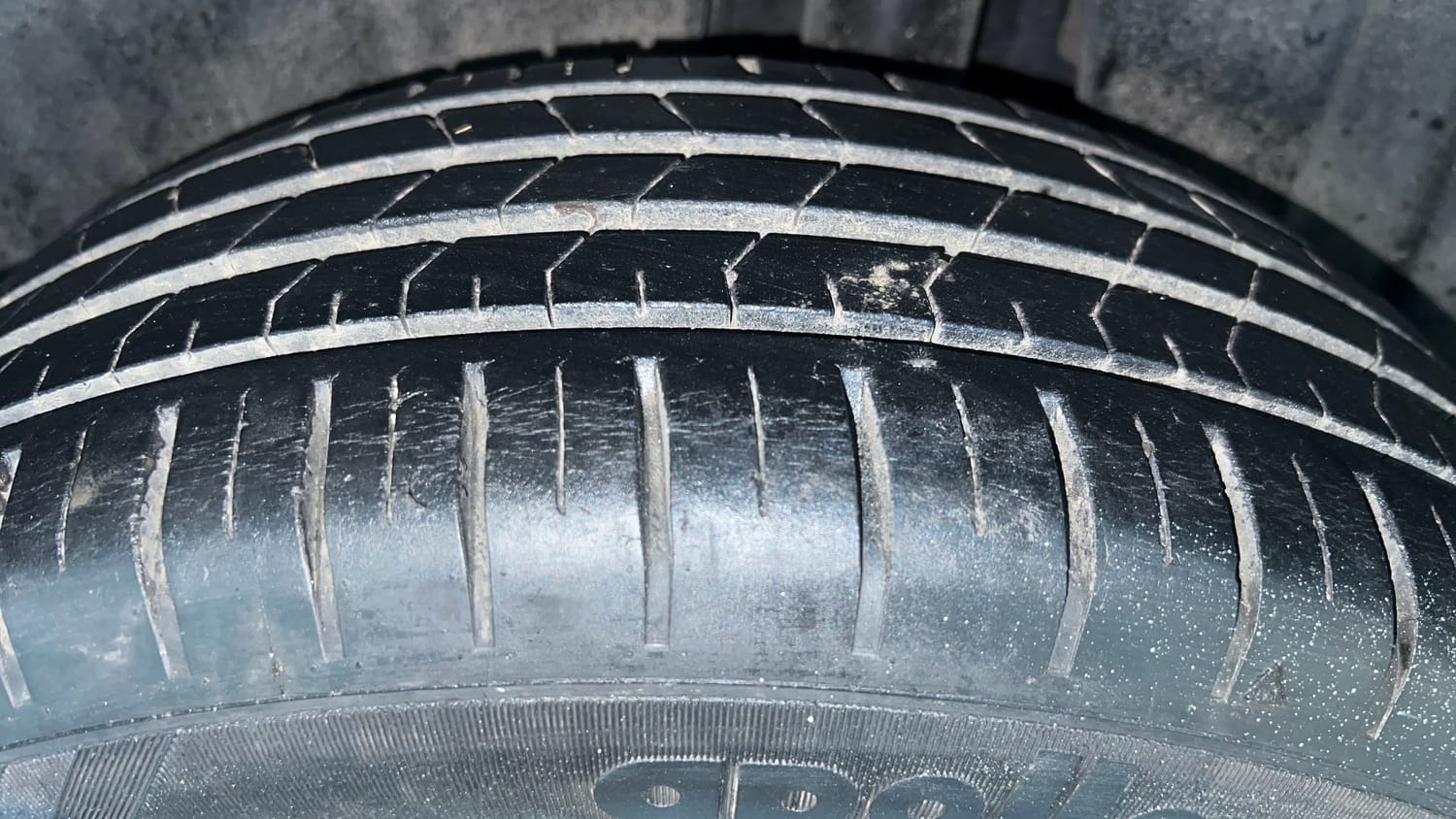 Used 2022 Maruti Suzuki Baleno Alpha MT Petrol Manual tyres LEFT REAR TYRE TREAD VIEW