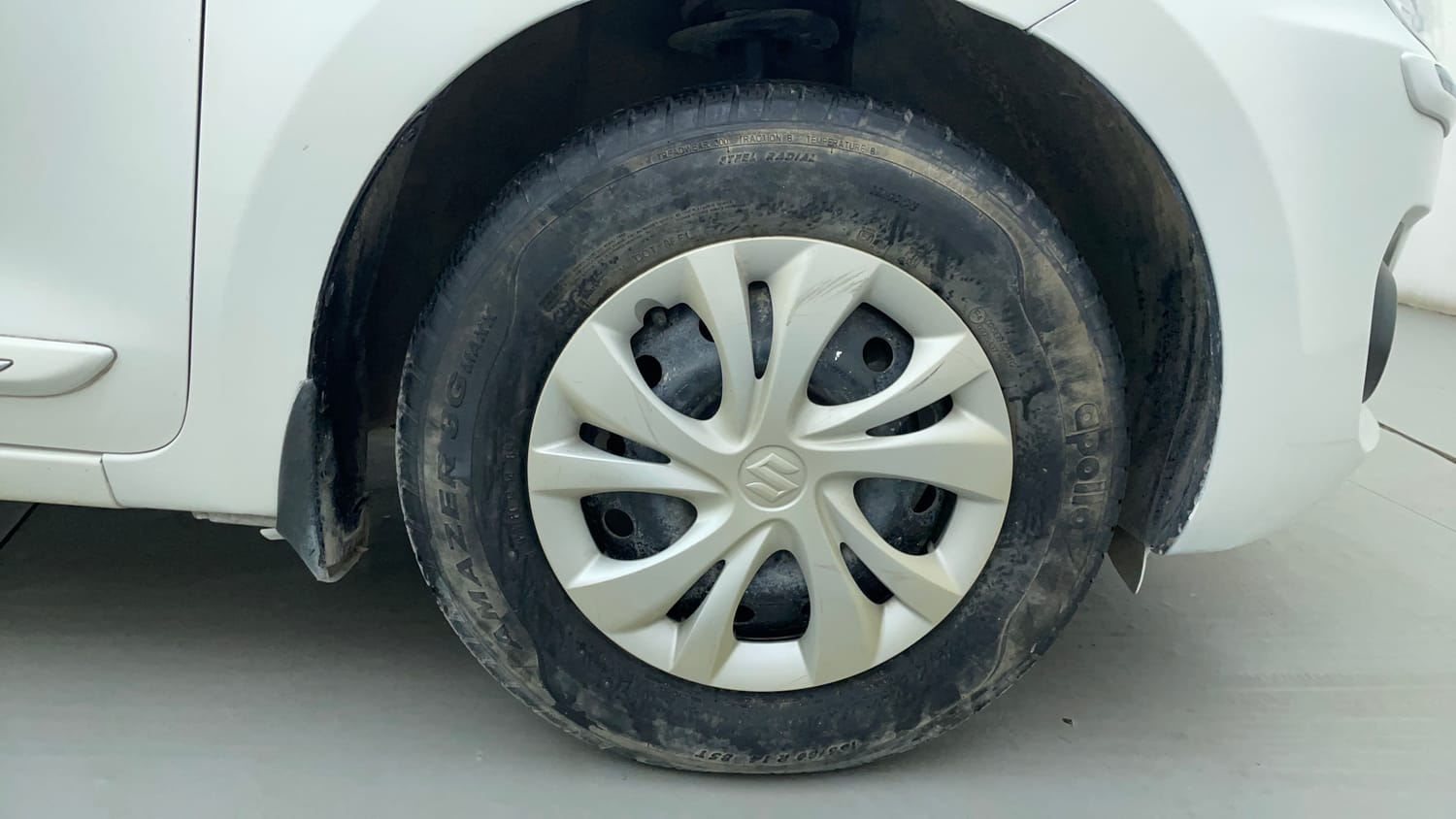 Used 2018 Maruti Suzuki Swift VXi Petrol Manual tyres RIGHT FRONT TYRE RIM VIEW