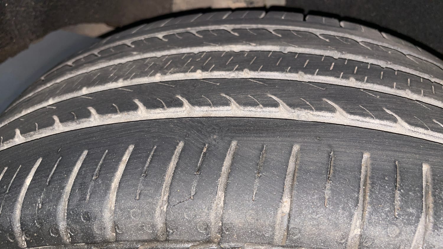 Used 2018 Maruti Suzuki Baleno Alpha 1.2 AT Petrol Automatic tyres RIGHT REAR TYRE TREAD VIEW