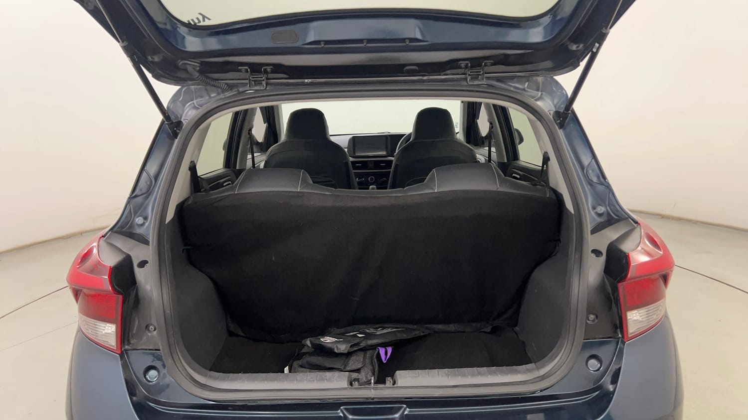 Used 2023 Hyundai Grand i10 Nios Magna 1.2 Kappa VTVT Petrol Manual interior DICKY INSIDE VIEW