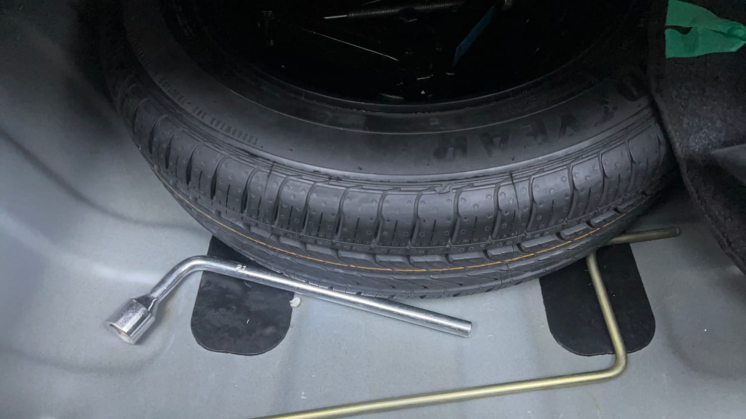 Used 2024 Hyundai Aura S 1.2 CNG Cng Manual tyres SPARE TYRE VIEW