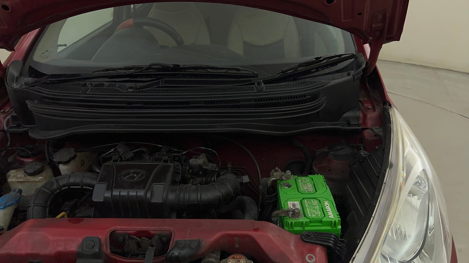Used 2015 Hyundai Eon Magna + Petrol Manual engine ENGINE LEFT SIDE HINGE & APRON VIEW