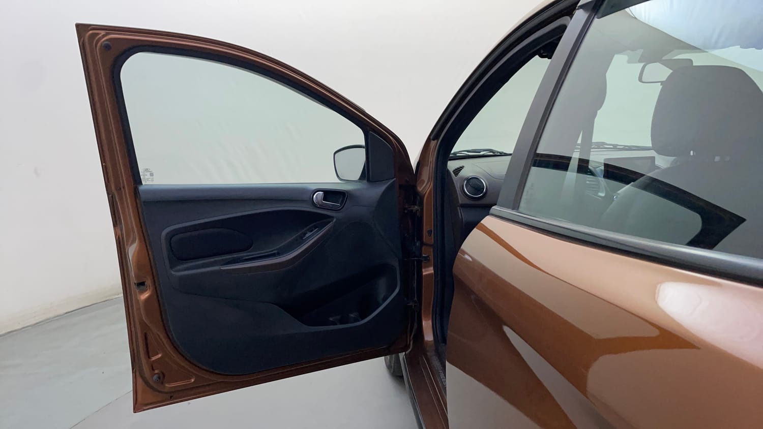 Used 2019 Ford Freestyle Titanium 1.2 Ti-VCT Petrol Manual interior LEFT FRONT DOOR OPEN VIEW