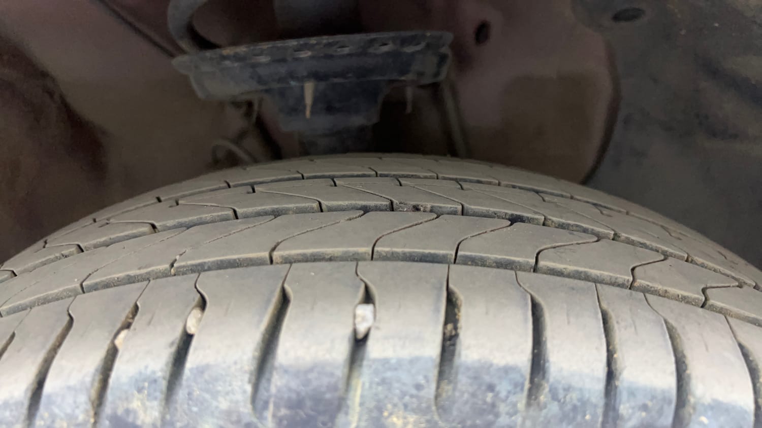 Used 2018 Hyundai Elite i20 Asta 1.2 (O) Petrol Manual tyres RIGHT FRONT TYRE TREAD VIEW