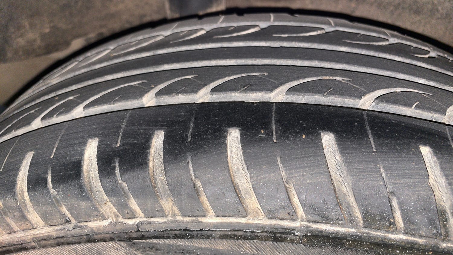 Used 2012 Honda City 1.5 S MT Petrol Manual tyres RIGHT REAR TYRE TREAD VIEW