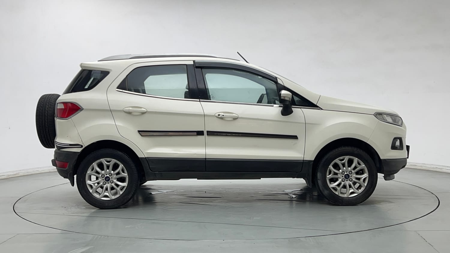 Used 2016 Ford EcoSport Titanium+ 1.0L EcoBoost Petrol Manual exterior RIGHT SIDE VIEW