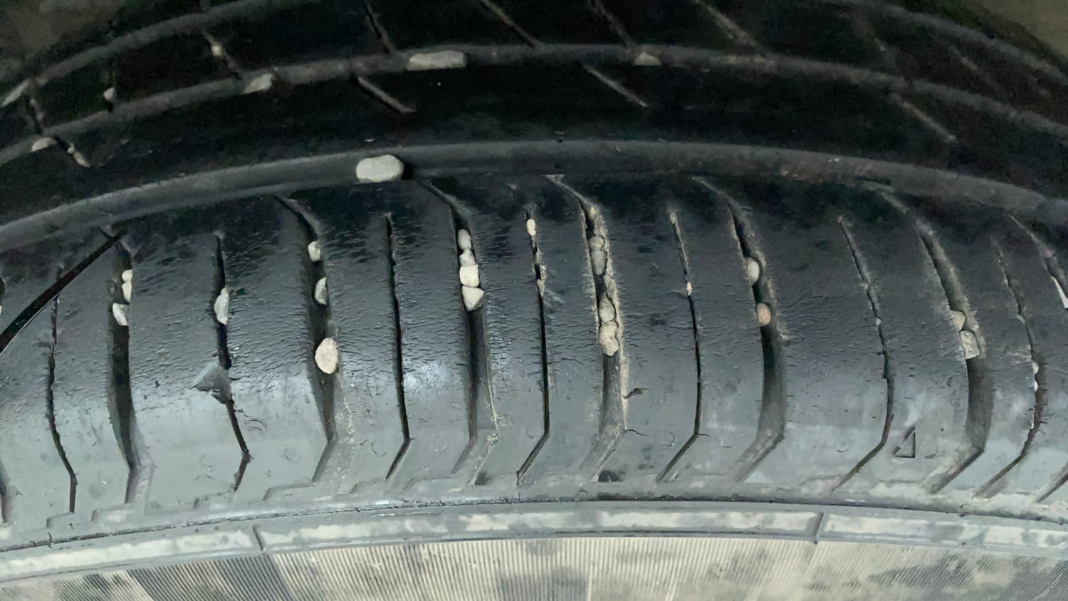 Used 2022 Tata Punch Accomplished MT Petrol Manual tyres RIGHT REAR TYRE TREAD VIEW