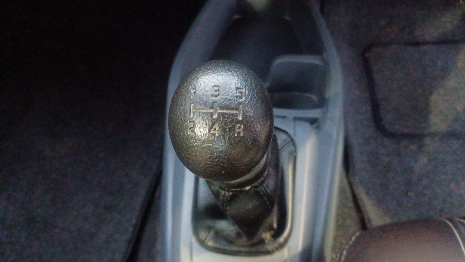 Used 2015 Maruti Suzuki Alto 800 Lxi Petrol Manual interior GEAR  KNOB VIEW
