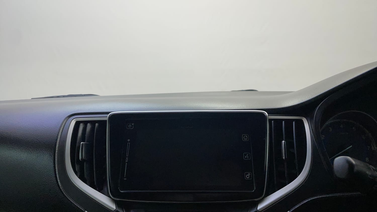 Used 2018 Maruti Suzuki Baleno Alpha 1.2 AT Petrol Automatic top_features Touch screen infotainment system