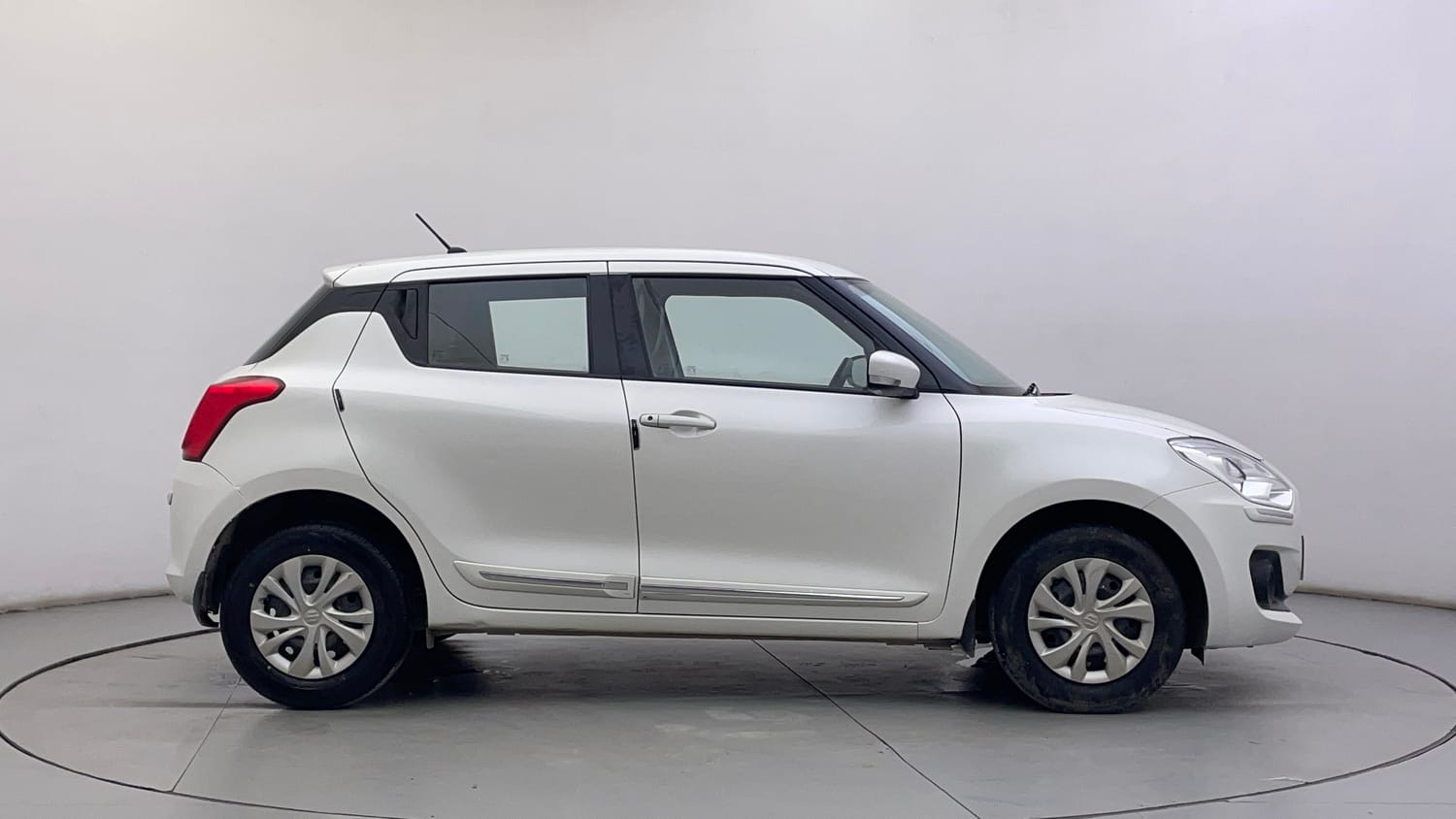 Used 2018 Maruti Suzuki Swift VXi Petrol Manual exterior RIGHT SIDE VIEW