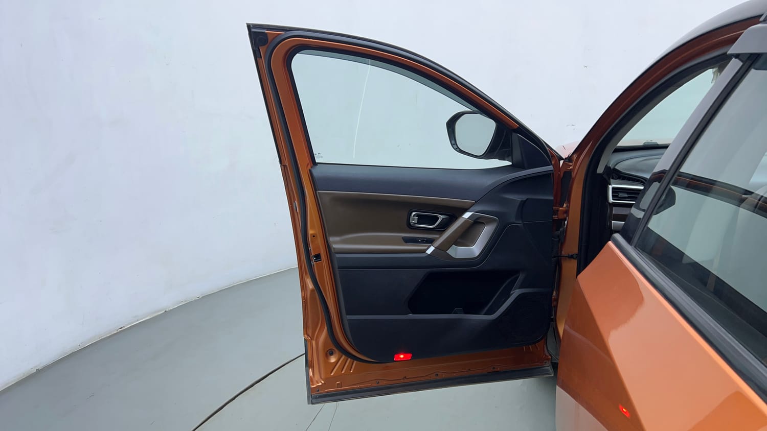 Used 2019 Tata Harrier XZ Diesel Manual interior LEFT FRONT DOOR OPEN VIEW