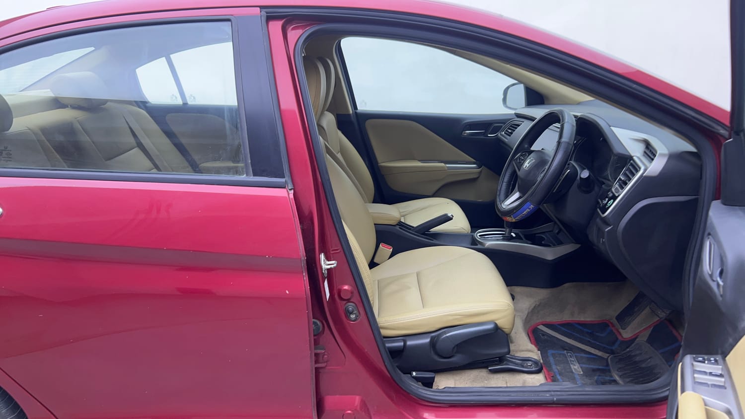 Used 2019 Honda City ZX CVT Petrol Petrol Automatic interior RIGHT SIDE FRONT DOOR CABIN VIEW