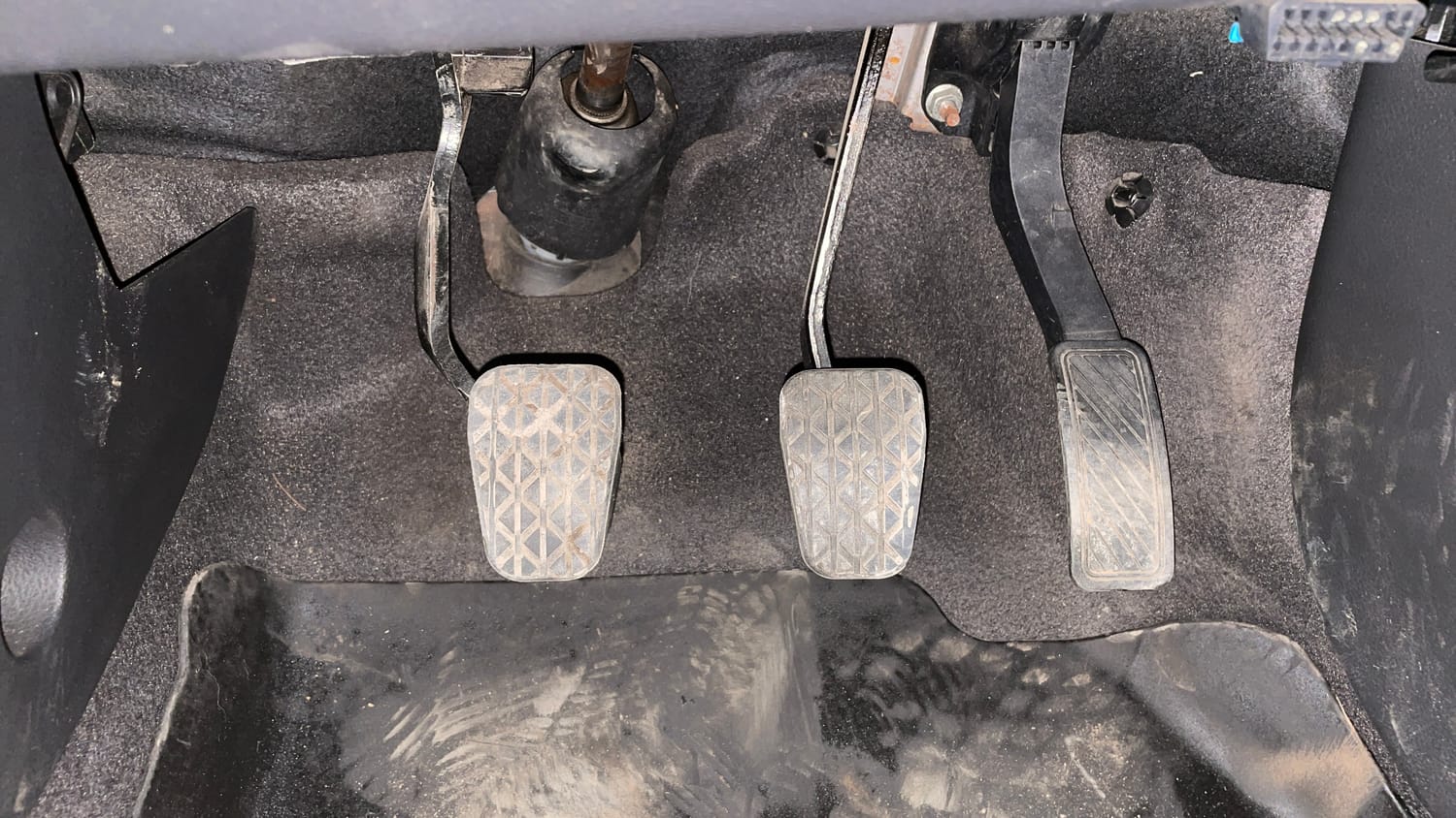 Used 2019 Ford Freestyle Titanium 1.2 Ti-VCT Petrol Manual interior PEDALS VIEW