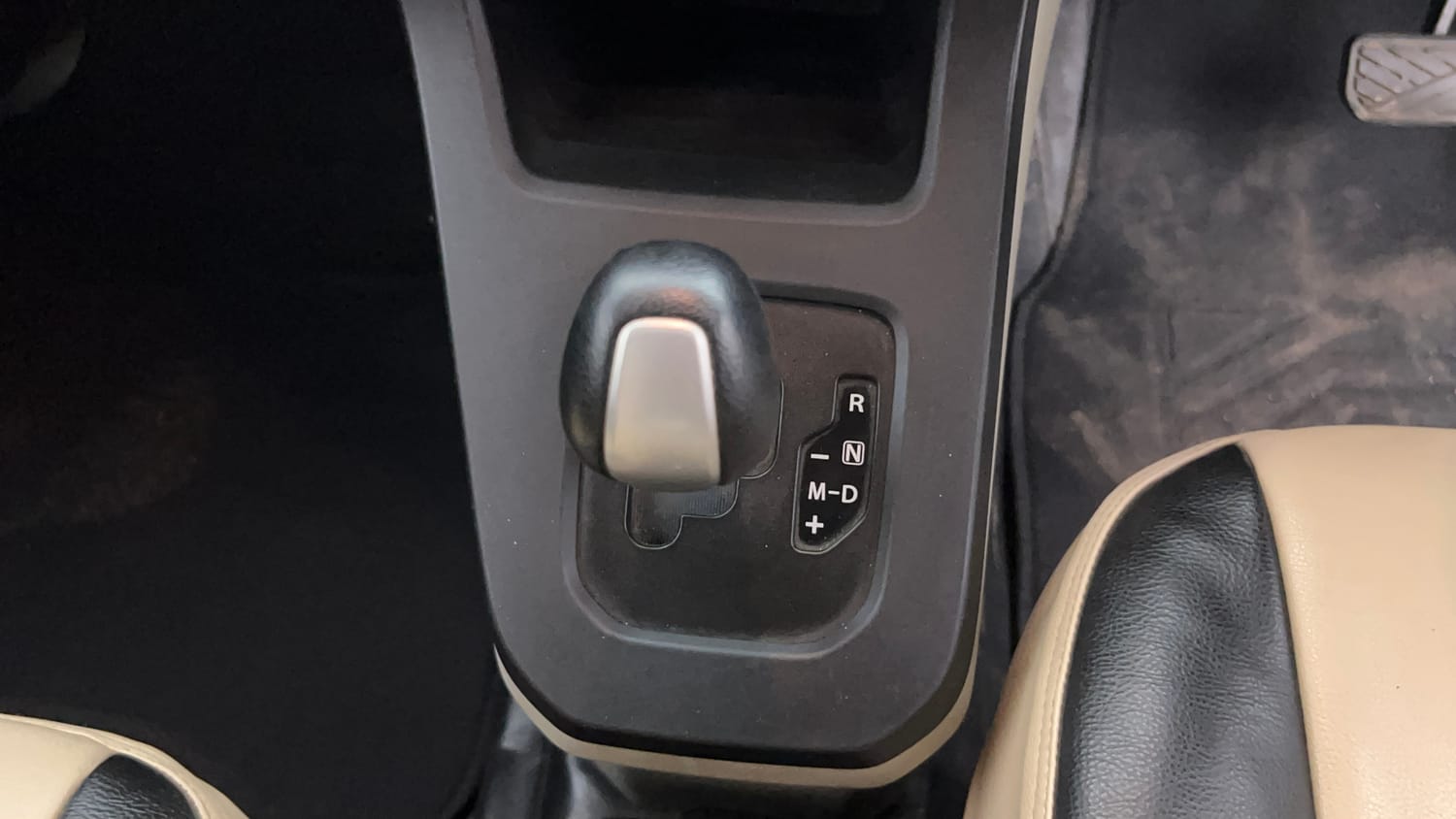 Used 2019 Maruti Suzuki Wagon R VXi 1.2 AMT Petrol Automatic interior GEAR  KNOB VIEW