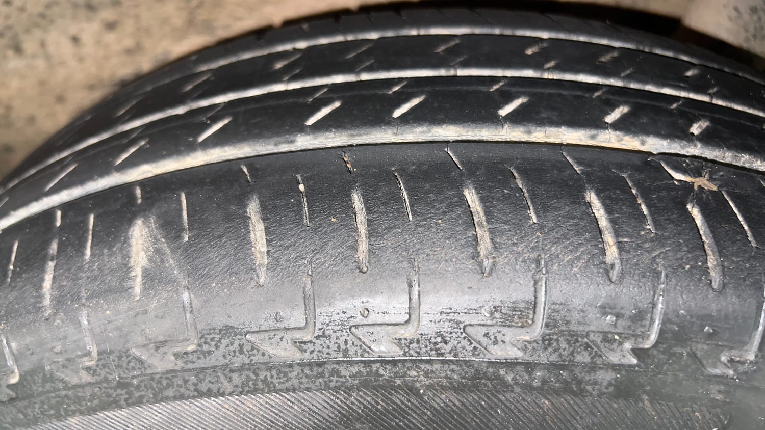 Used 2020 Maruti Suzuki Ignis Delta 1.2 AMT Petrol Automatic tyres LEFT REAR TYRE TREAD VIEW