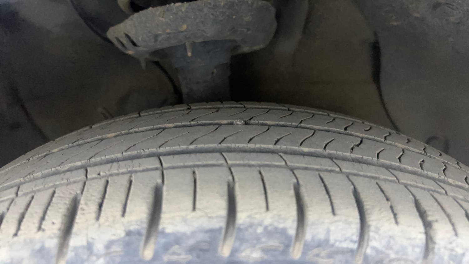 Used 2024 Hyundai Aura S 1.2 CNG Cng Manual tyres RIGHT FRONT TYRE TREAD VIEW