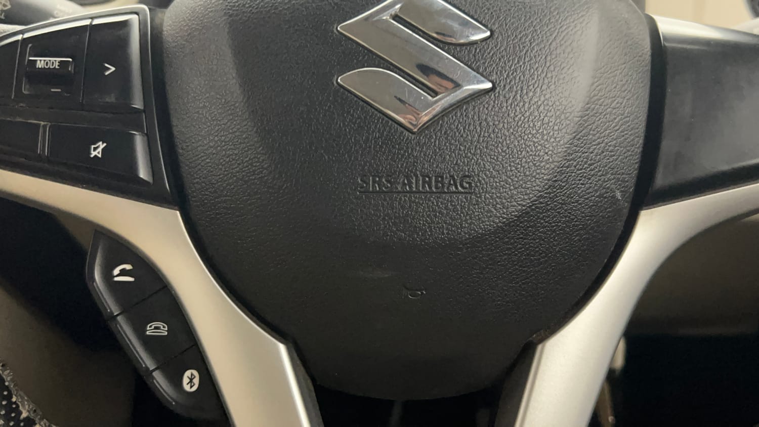 Used 2019 Maruti Suzuki Wagon R VXi 1.2 AMT Petrol Automatic top_features Airbags