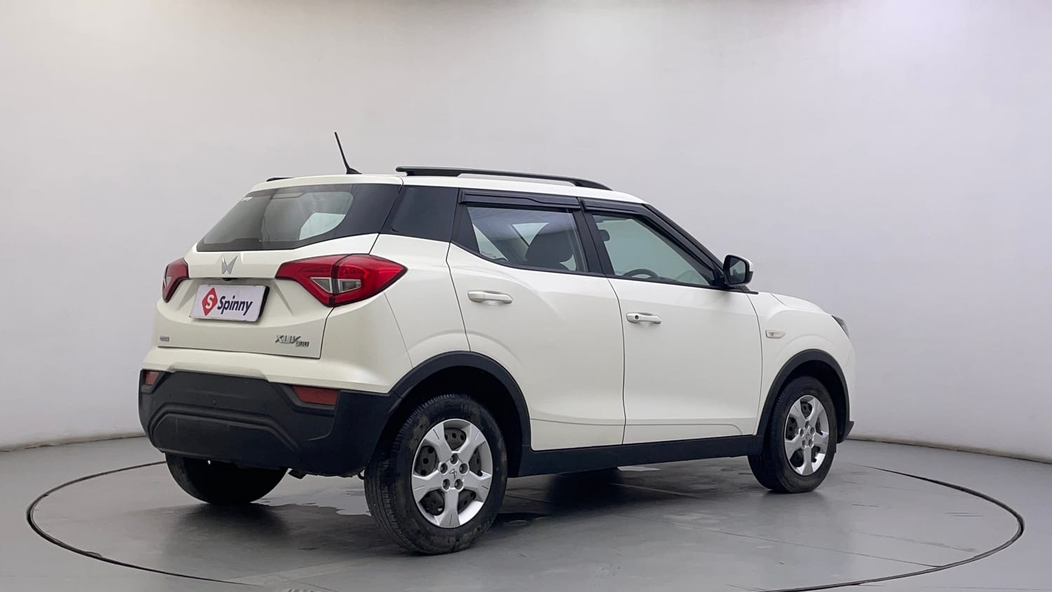 Used 2023 Mahindra XUV 300 W6 1.2 Petrol AMT Petrol Automatic exterior RIGHT REAR CORNER VIEW