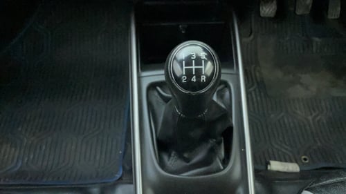 Used 2019 Maruti Suzuki Baleno Zeta Petrol Manual interior GEAR  KNOB VIEW