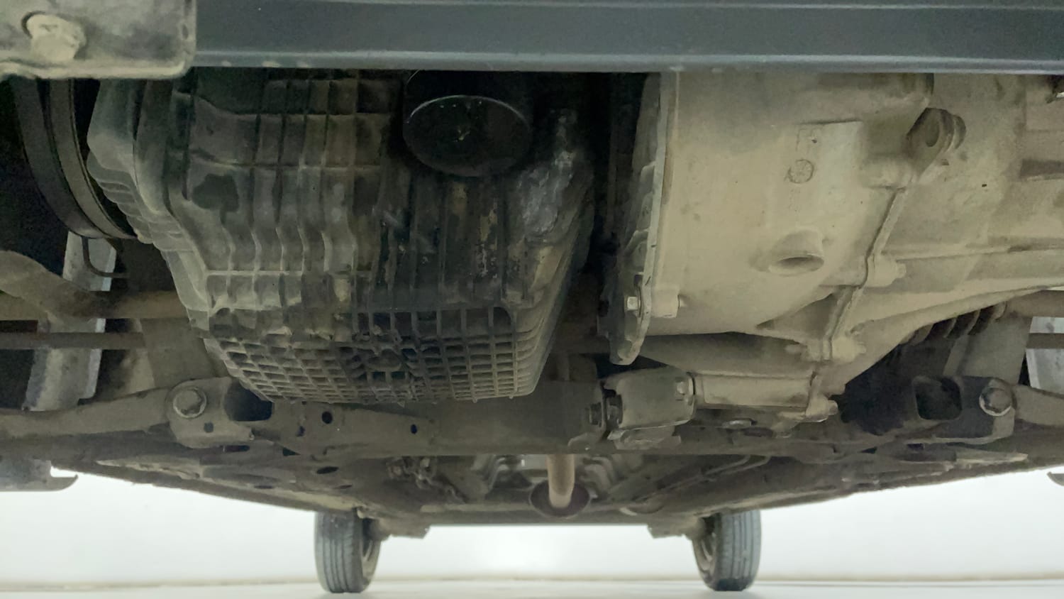 Used 2019 Renault Kwid RXT (O) 1.0 SCE Edition Petrol Manual extra FRONT LEFT UNDERBODY VIEW
