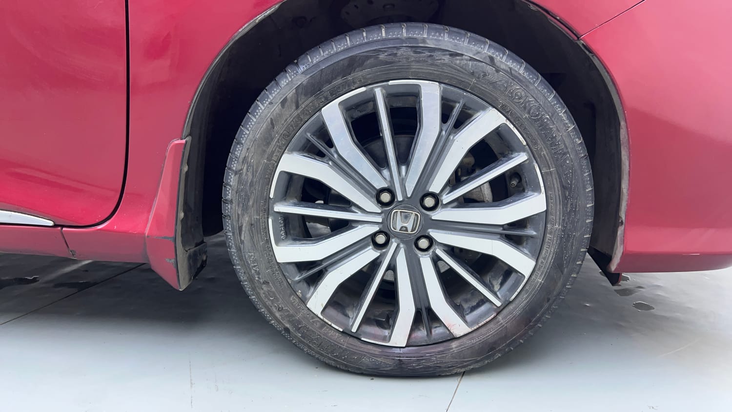 Used 2019 Honda City ZX CVT Petrol Petrol Automatic tyres RIGHT FRONT TYRE RIM VIEW