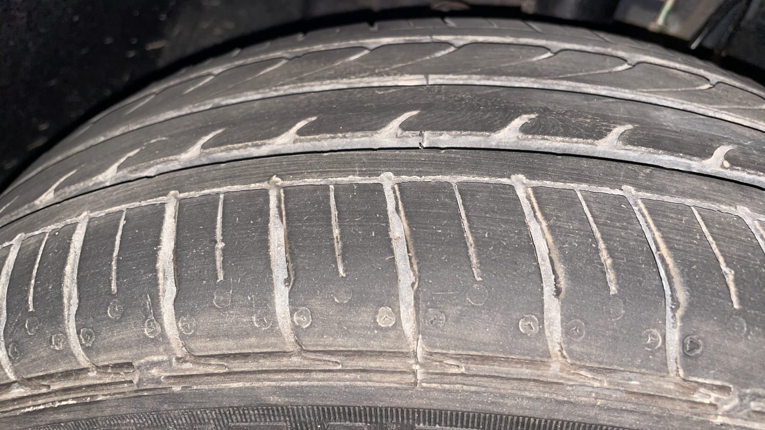 Used 2023 Tata Tigor XZ Plus Petrol Manual tyres RIGHT FRONT TYRE TREAD VIEW
