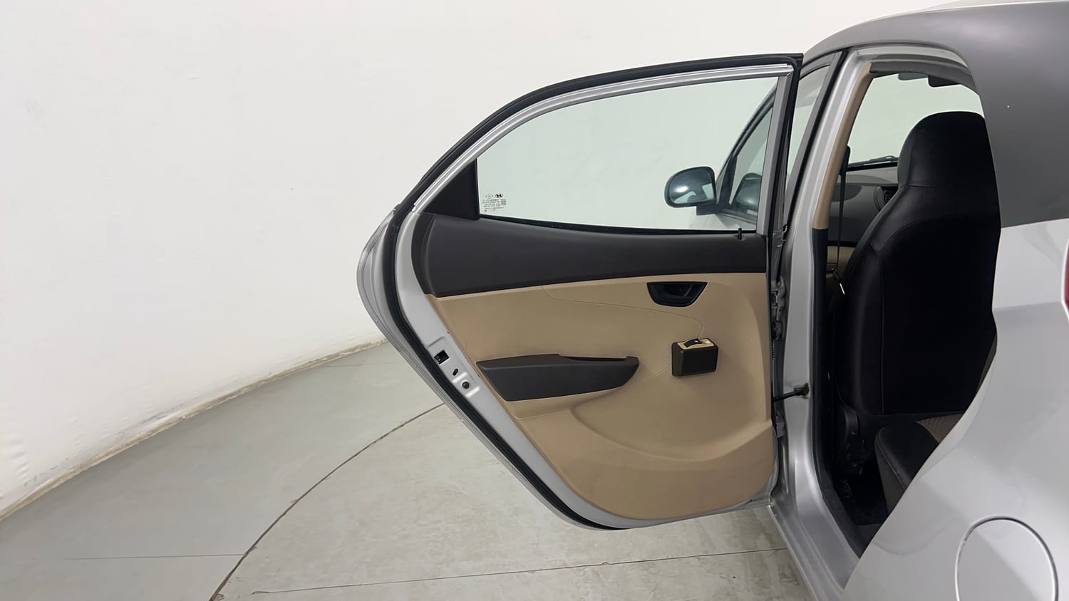 Used 2016 Hyundai Eon Magna Petrol Manual interior LEFT REAR DOOR OPEN VIEW