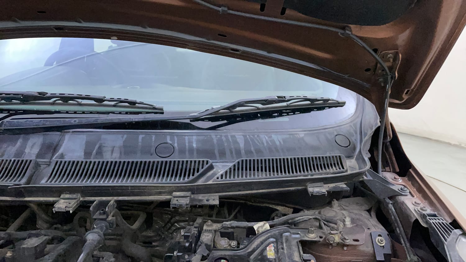 Used 2019 Ford Freestyle Titanium 1.2 Ti-VCT Petrol Manual engine ENGINE LEFT SIDE HINGE & APRON VIEW