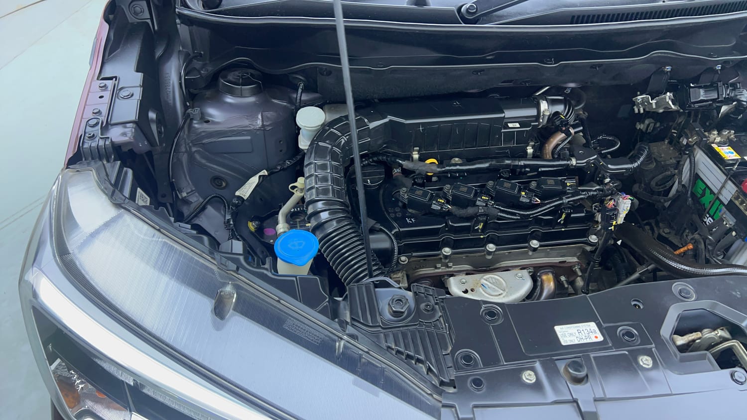 Used 2022 Maruti Suzuki XL6 Zeta AT Petrol Petrol Automatic engine ENGINE RIGHT SIDE VIEW