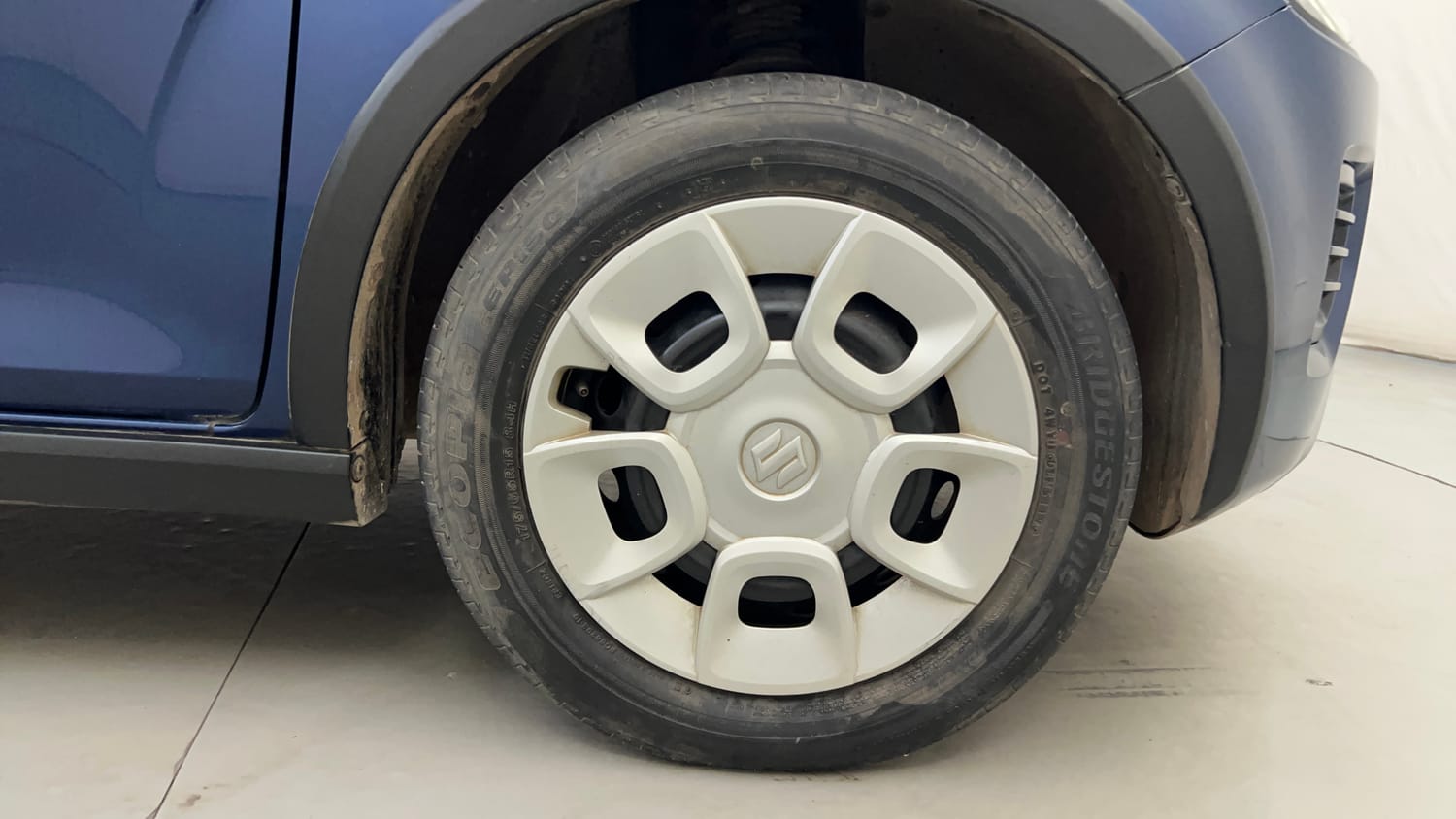 Used 2020 Maruti Suzuki Ignis Delta 1.2 AMT Petrol Automatic tyres RIGHT FRONT TYRE RIM VIEW