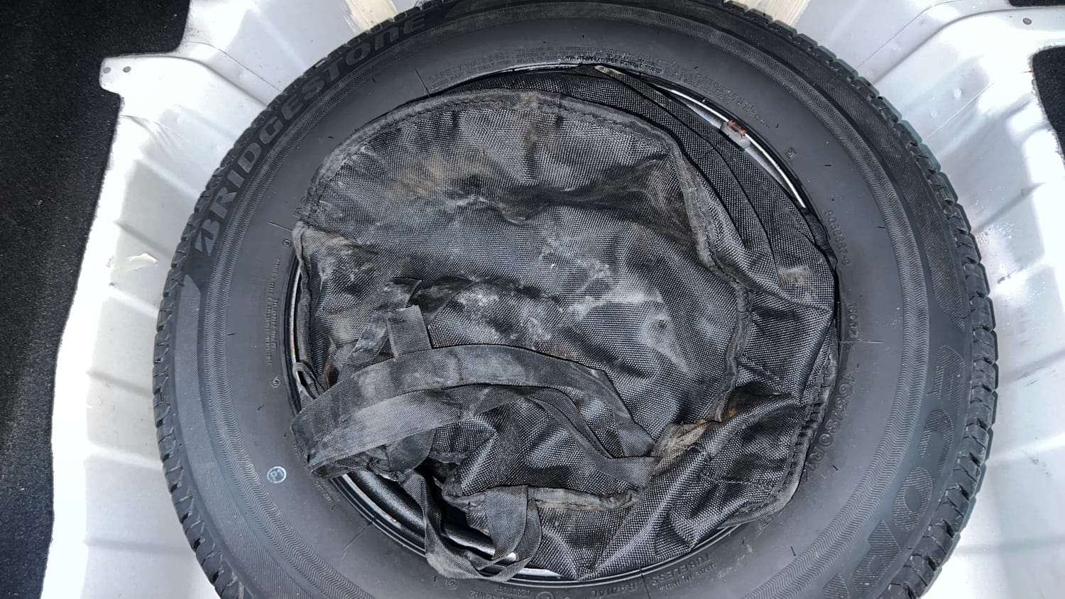 Used 2022 Tata Altroz XZA Petrol Petrol Automatic tyres SPARE TYRE VIEW