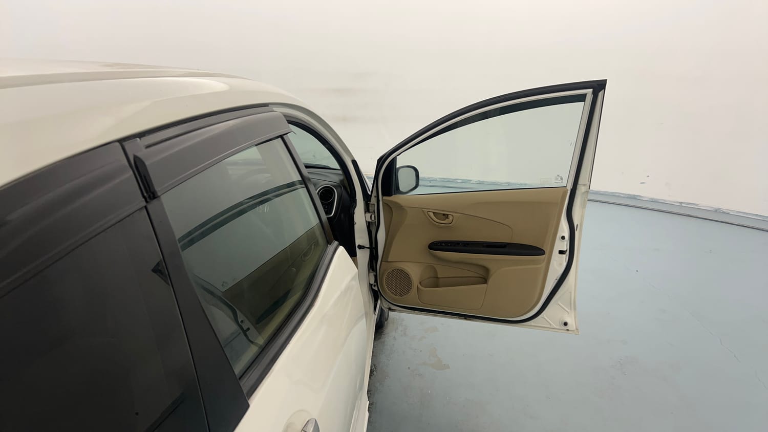 Used 2015 Honda Mobilio S Petrol Petrol Manual interior RIGHT FRONT DOOR OPEN VIEW