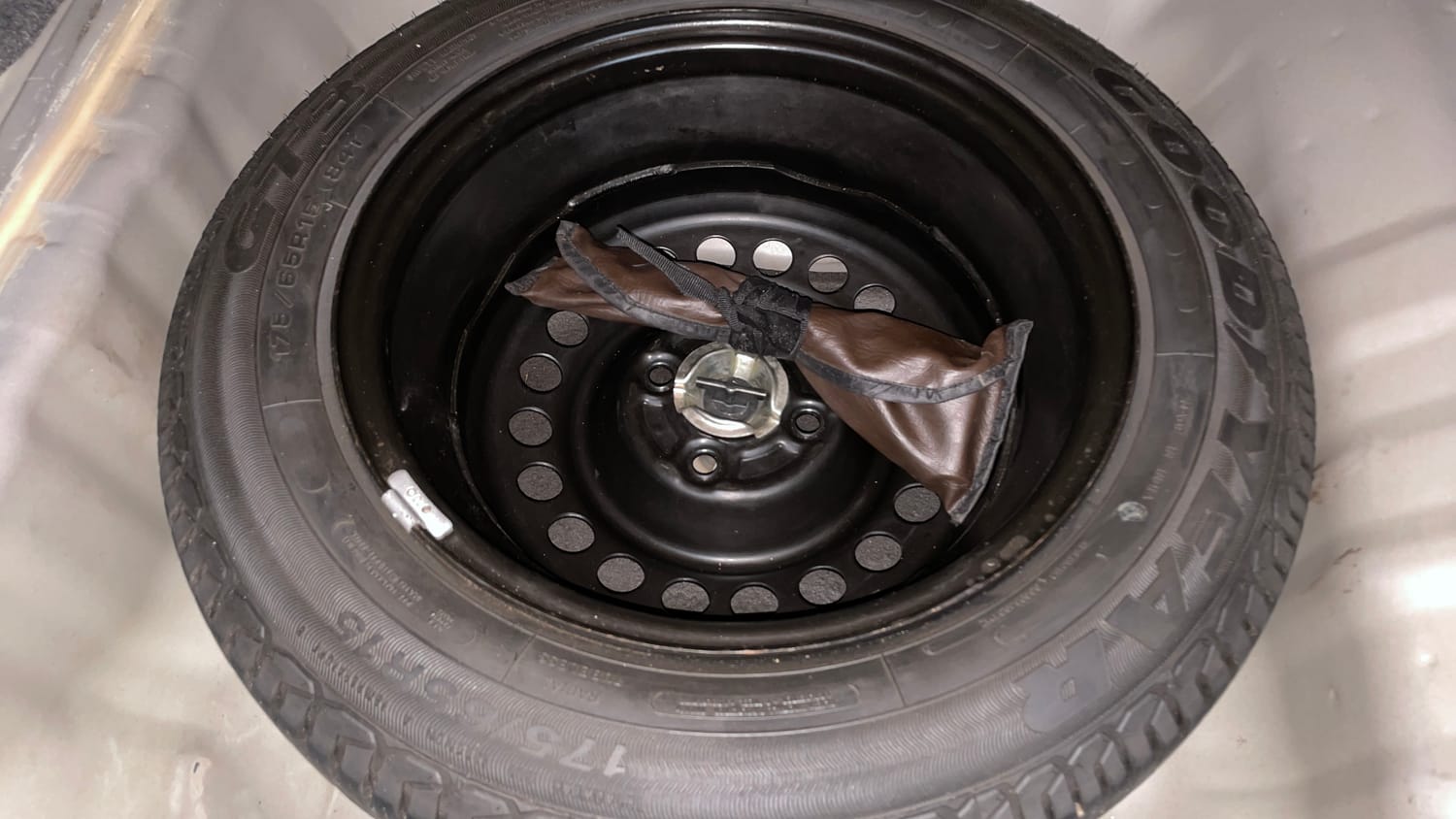 Used 2012 Honda City 1.5 S MT Petrol Manual tyres SPARE TYRE VIEW