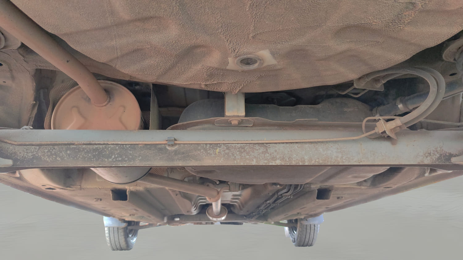 Used 2017 Renault Kwid 1.0 RXT AMT Opt Petrol Automatic extra REAR UNDERBODY VIEW (TAKEN FROM REAR)
