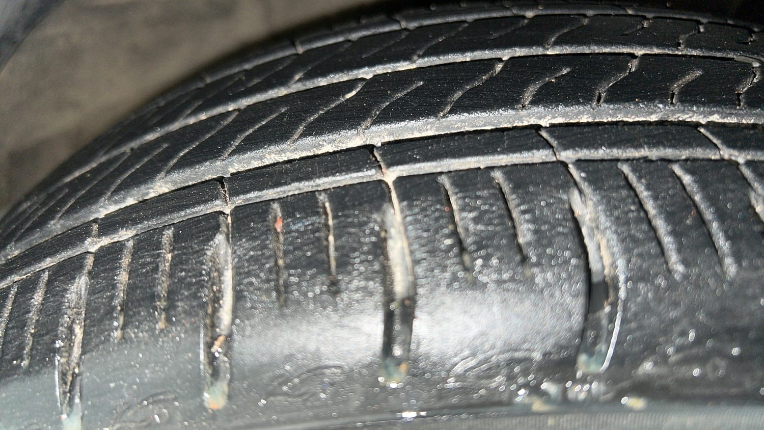 Used 2022 Hyundai Grand i10 Nios Asta 1.2 Kappa VTVT Petrol Manual tyres RIGHT FRONT TYRE TREAD VIEW