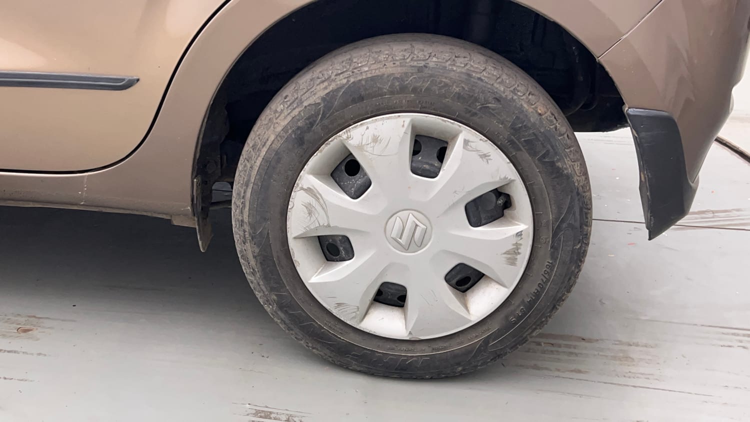 Used 2019 Maruti Suzuki Wagon R VXi 1.2 AMT Petrol Automatic tyres LEFT REAR TYRE RIM VIEW