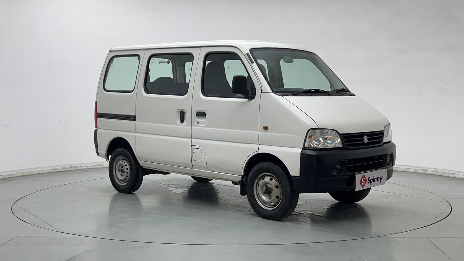 Used 2022 Maruti Suzuki Eeco 5 STR AC (O) Petrol Manual exterior RIGHT FRONT CORNER VIEW