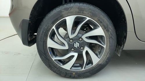 Used 2019 Maruti Suzuki Baleno Zeta Petrol Manual tyres RIGHT REAR TYRE RIM VIEW