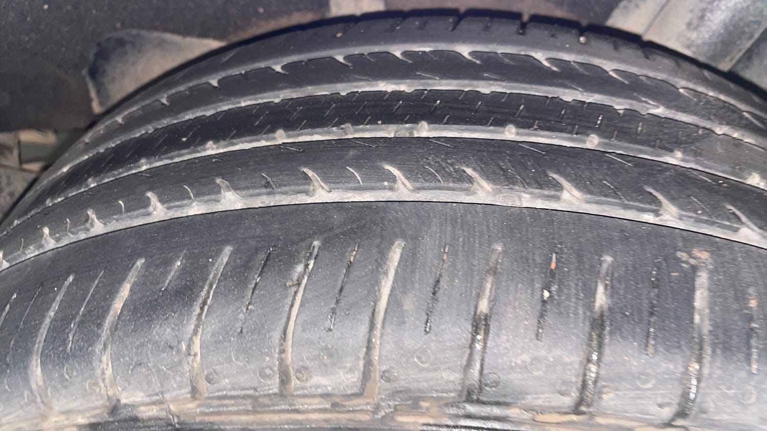 Used 2018 Maruti Suzuki Baleno Alpha 1.2 AT Petrol Automatic tyres LEFT REAR TYRE TREAD VIEW