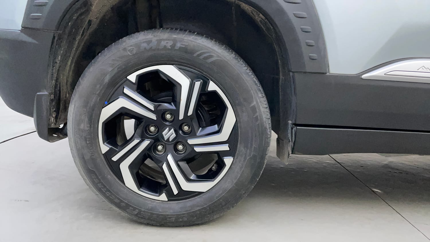 Used 2023 Maruti Suzuki Brezza ZXi Plus Petrol Manual tyres RIGHT REAR TYRE RIM VIEW