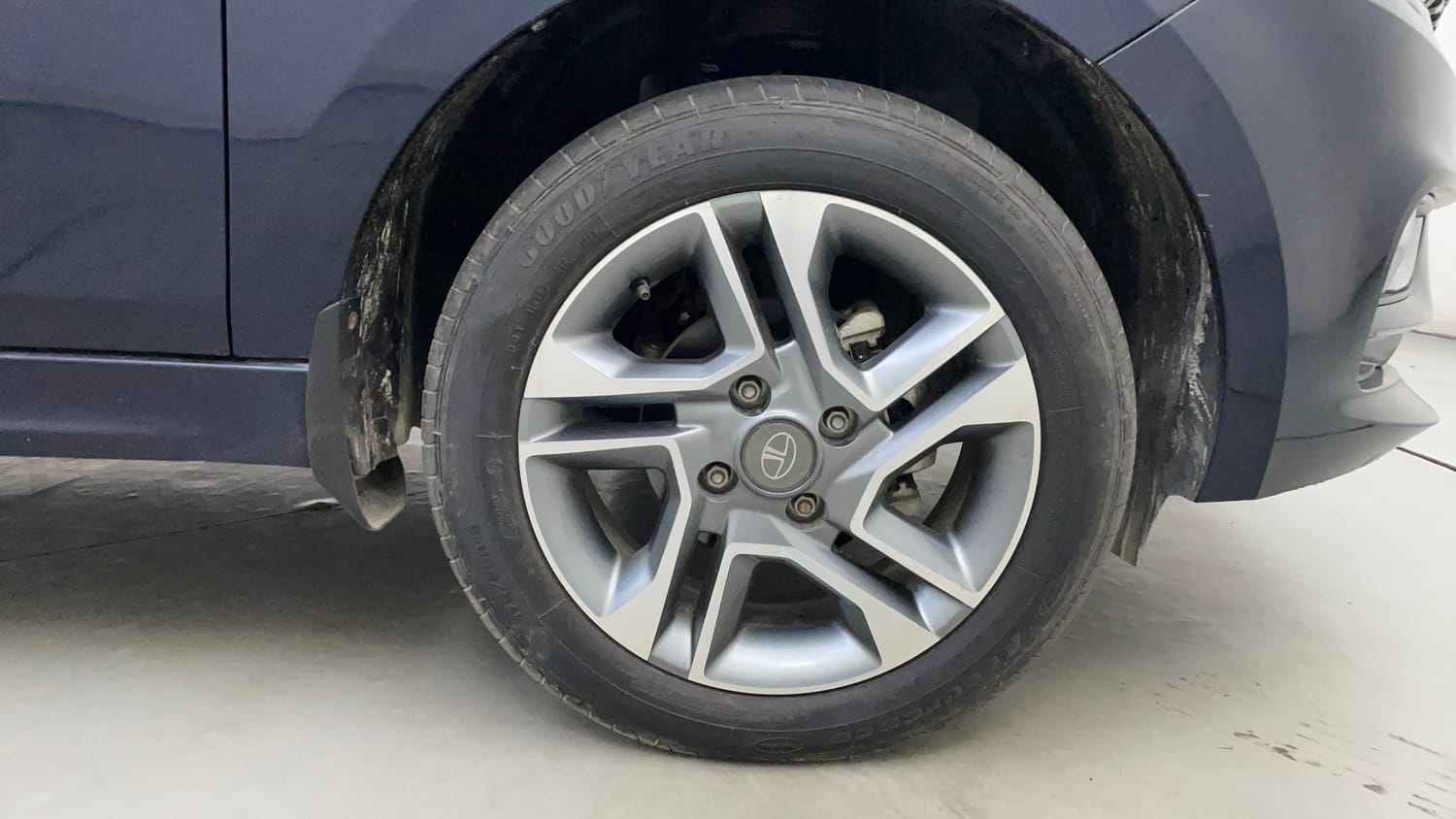 Used 2023 Tata Tigor XZ Plus Petrol Manual tyres RIGHT FRONT TYRE RIM VIEW
