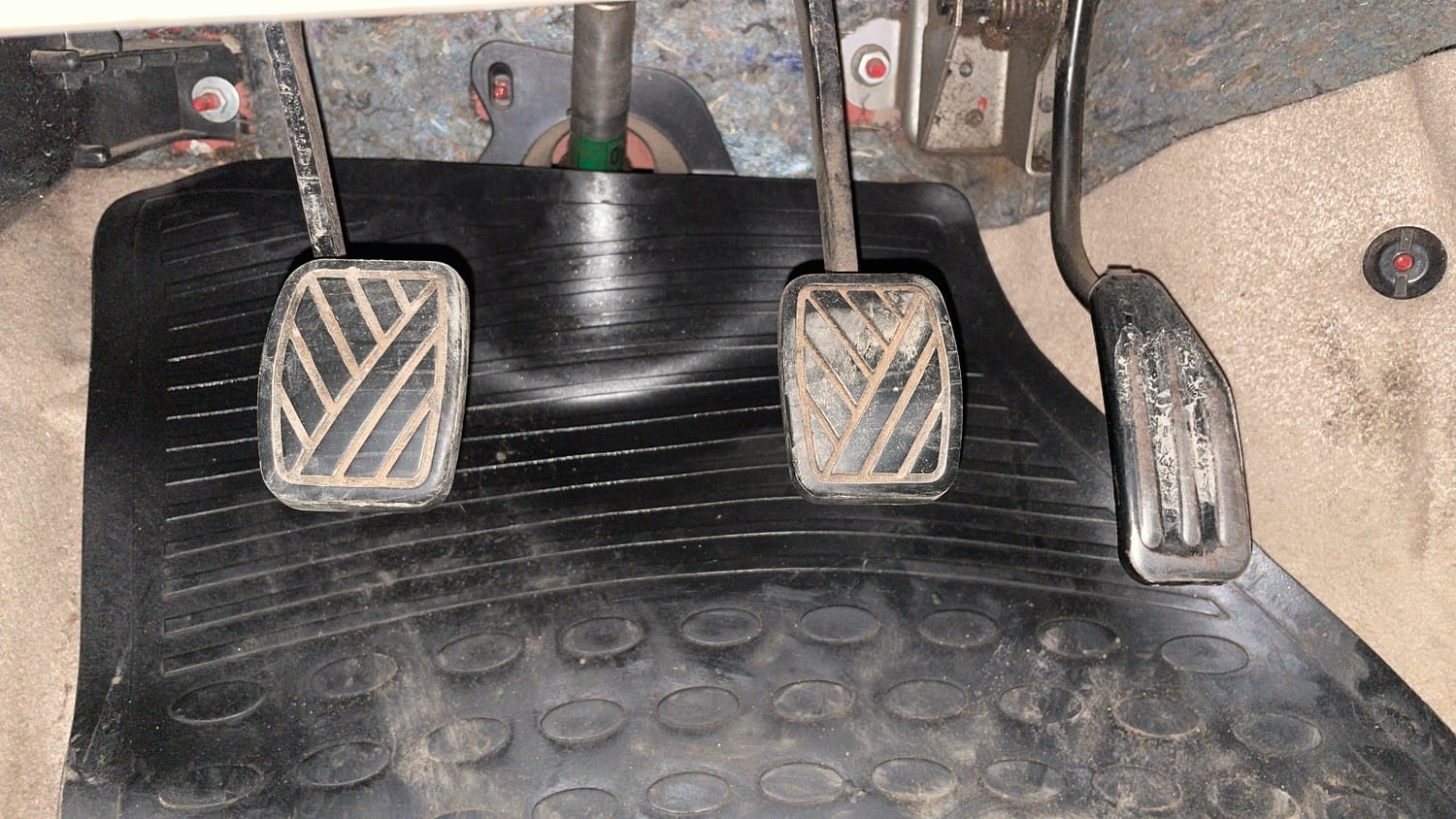 Used 2013 Maruti Suzuki A-Star Vxi Petrol Manual interior PEDALS VIEW
