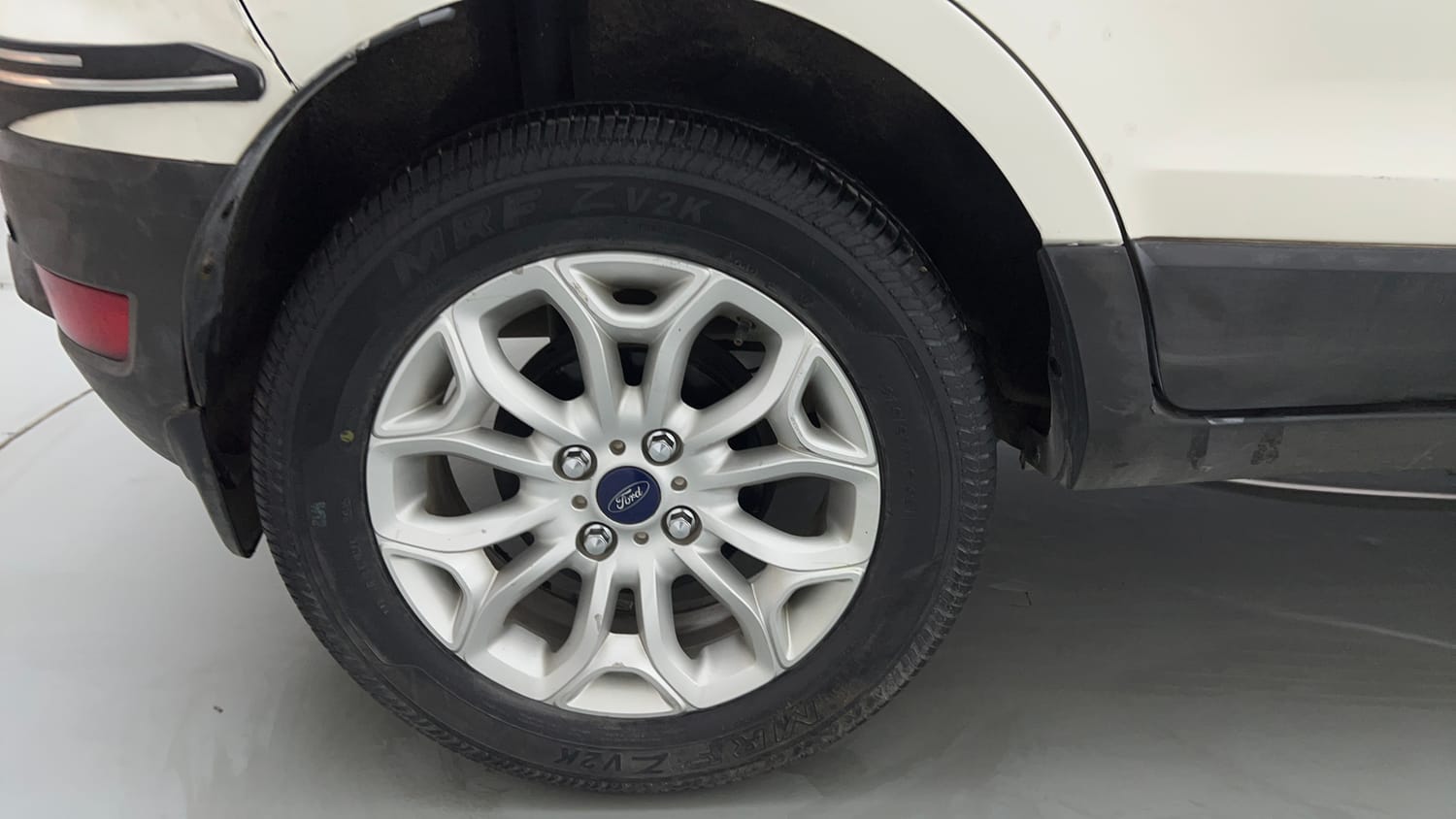 Used 2016 Ford EcoSport Titanium+ 1.0L EcoBoost Petrol Manual tyres RIGHT REAR TYRE RIM VIEW