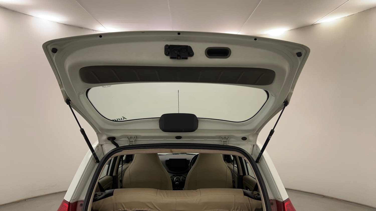 Used 2012 Hyundai i10 Magna 1.1 iRDE2 Petrol Manual interior DICKY DOOR OPEN VIEW