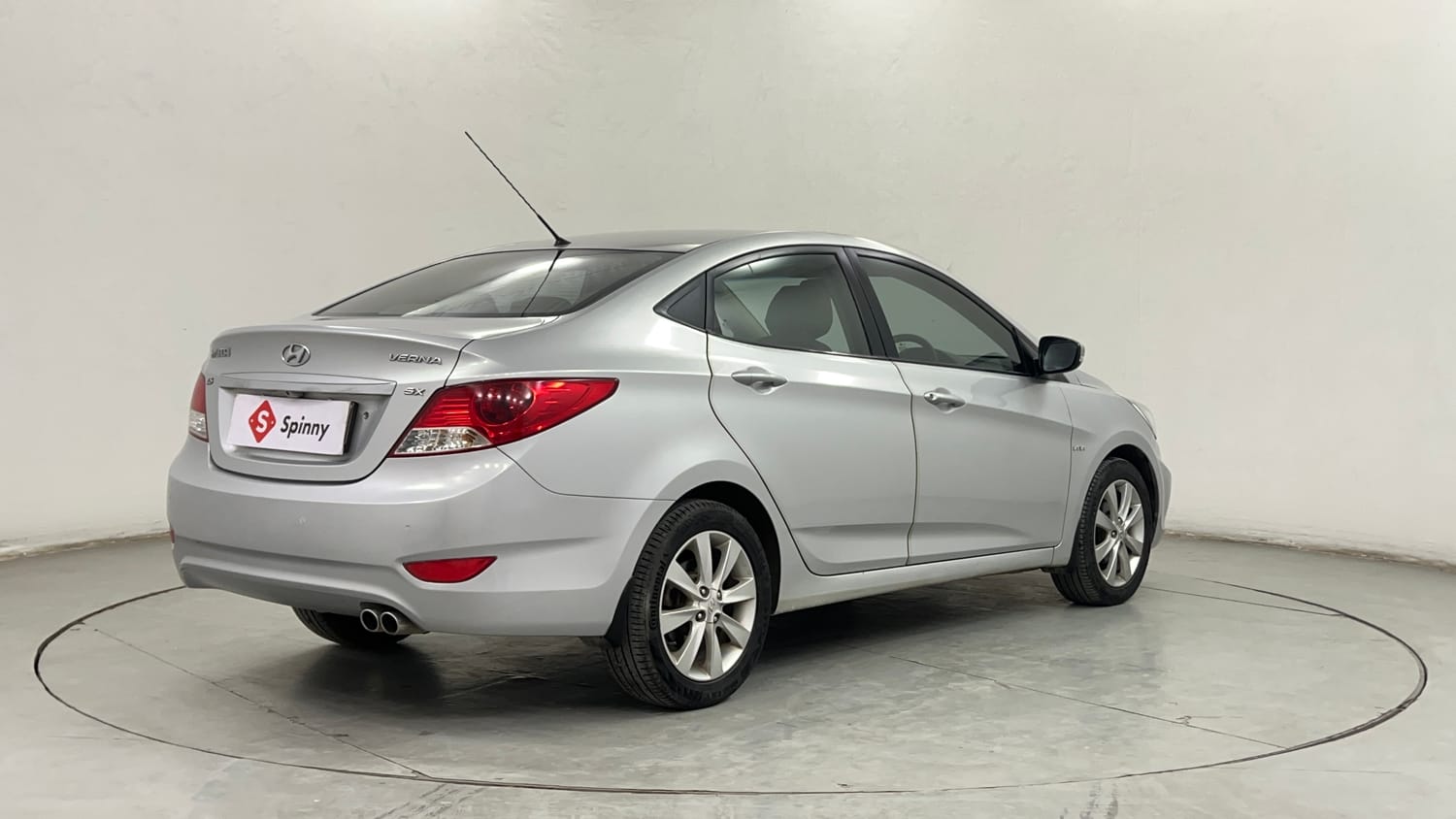 Used 2012 Hyundai Verna Fluidic 1.6 VTVT SX Petrol Manual exterior RIGHT REAR CORNER VIEW