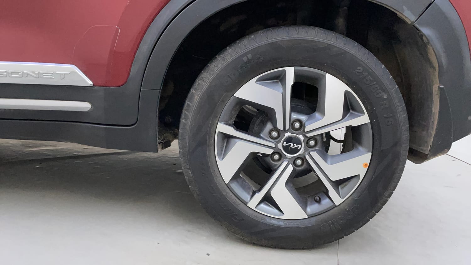 Used 2023 Kia Sonet HTX 1.0 DCT Petrol Automatic tyres LEFT REAR TYRE RIM VIEW